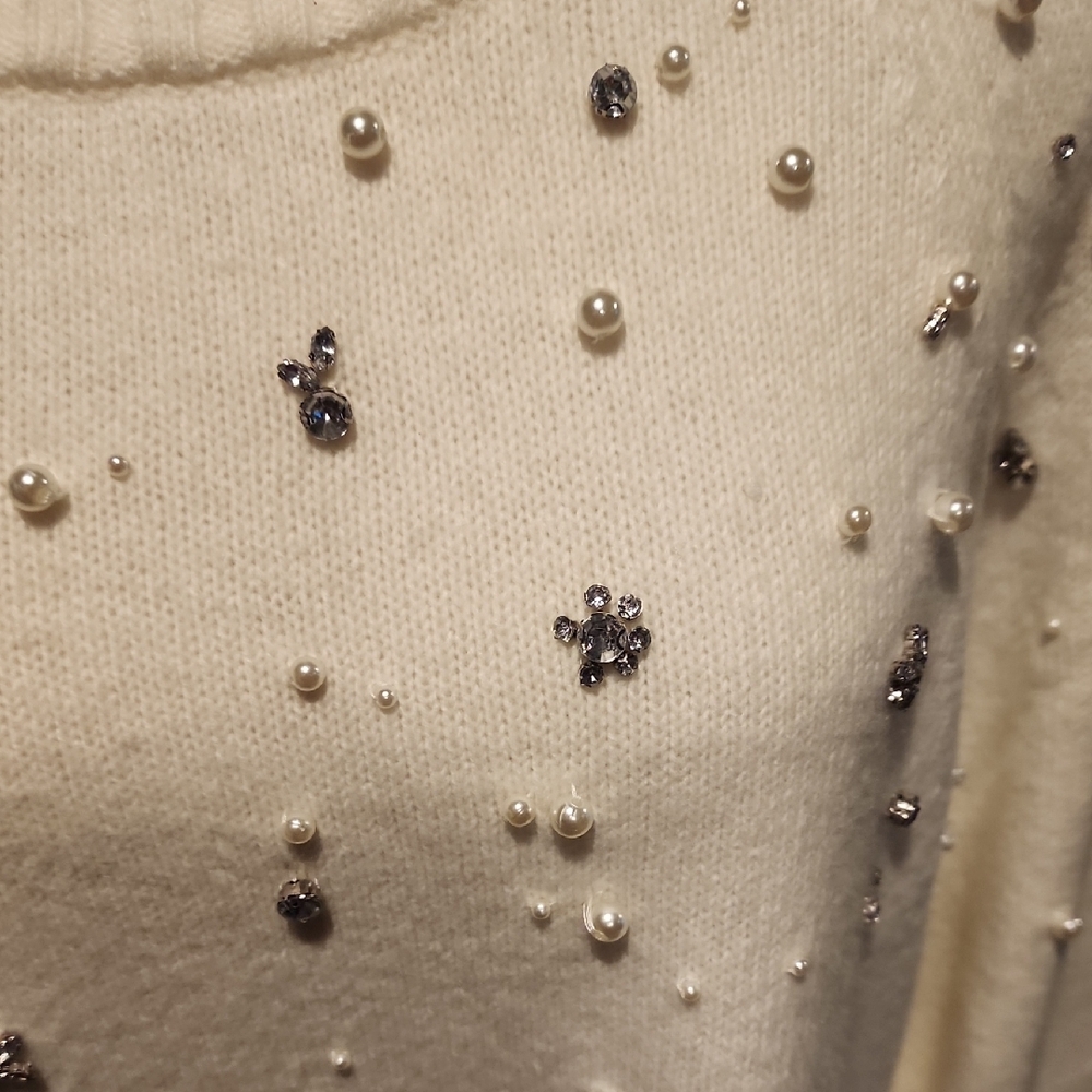 Karl Lagerfeld Elegant Cream Embellished Sweater Size XL PTP 23in Length 28in - Picture 7 of 9